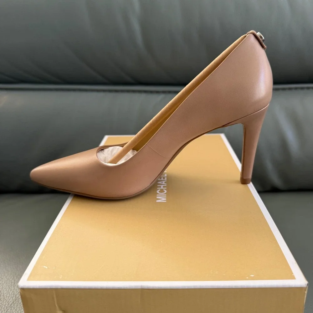 Michael Kors Dorothy Flex Pump Leather Dark Khaki Pointed Toe Heels US 5.5M